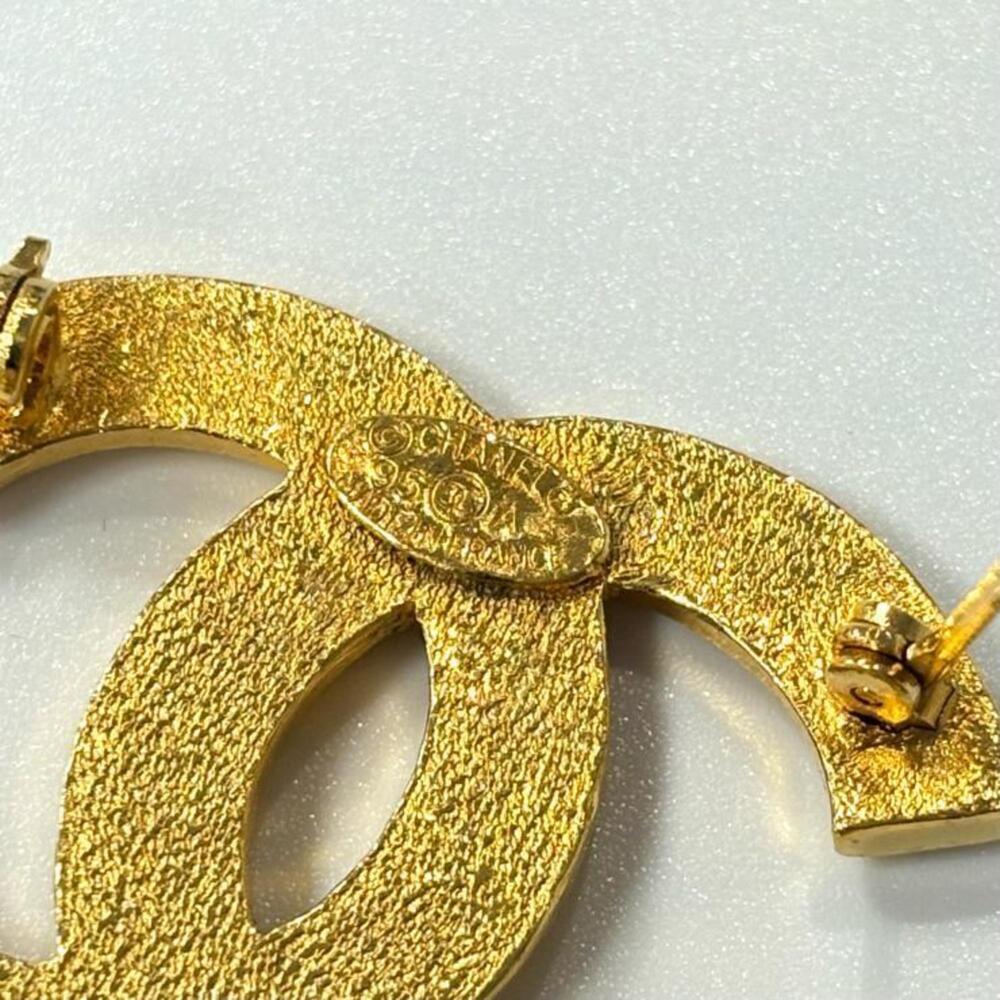 CHANEL Vintage Gold Logo Brooch - Picture 8 of 8